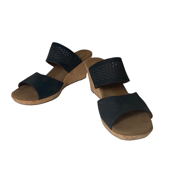 ROCKPORT Wedges Ladies size 10US Black and Tan. Extremely good condition - Picture 12 of 13